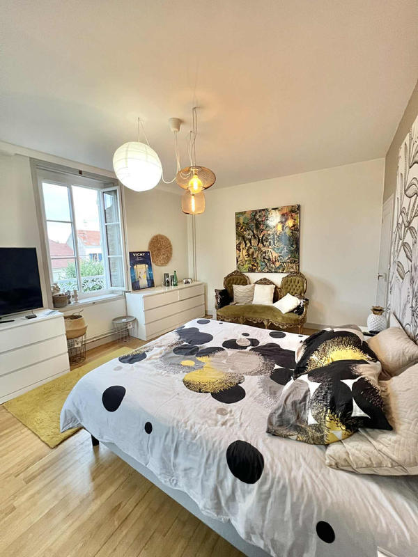 Maison - 198 m² - 8 pièces