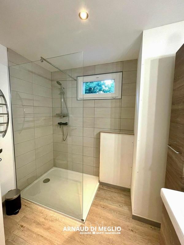 Villa - 324 m² - 11 pièces