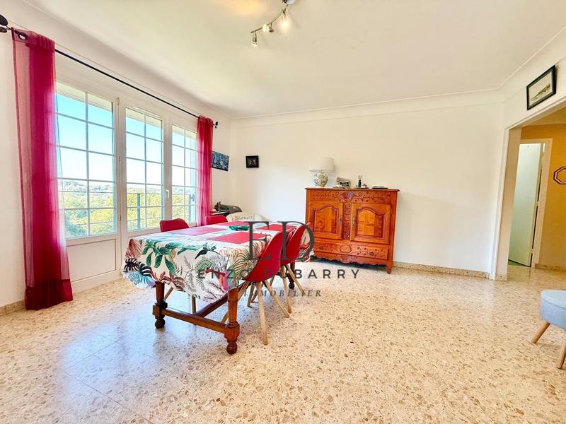 Maison - 206 m² - 7 pièces