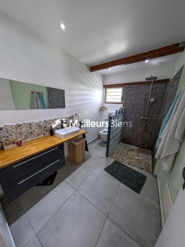 Maison - 198 m² - 7 pièces