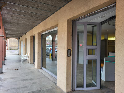 Local commercial - 130 m² - 2 pièces