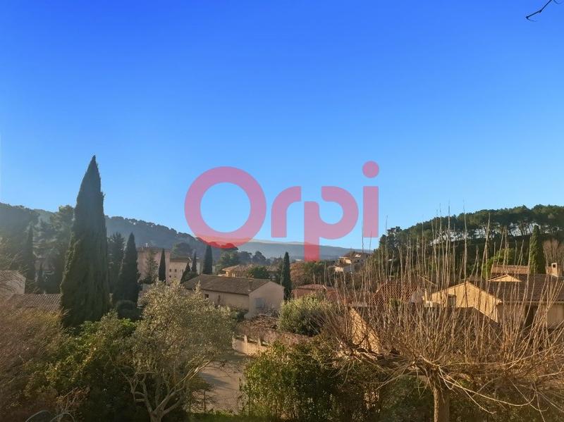 Maison - 198 m² - 6 pièces