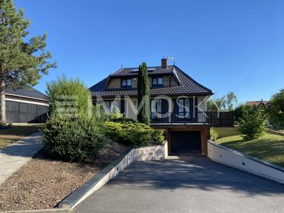 Villa - 155 m² - 6 pièces