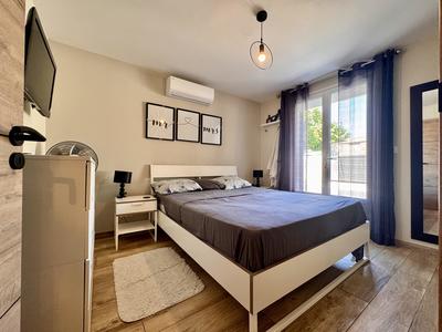 Villa - 225 m² - 8 pièces