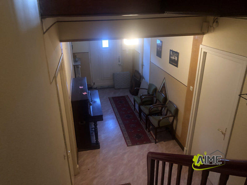 Maison - 268 m² - 12 pièces