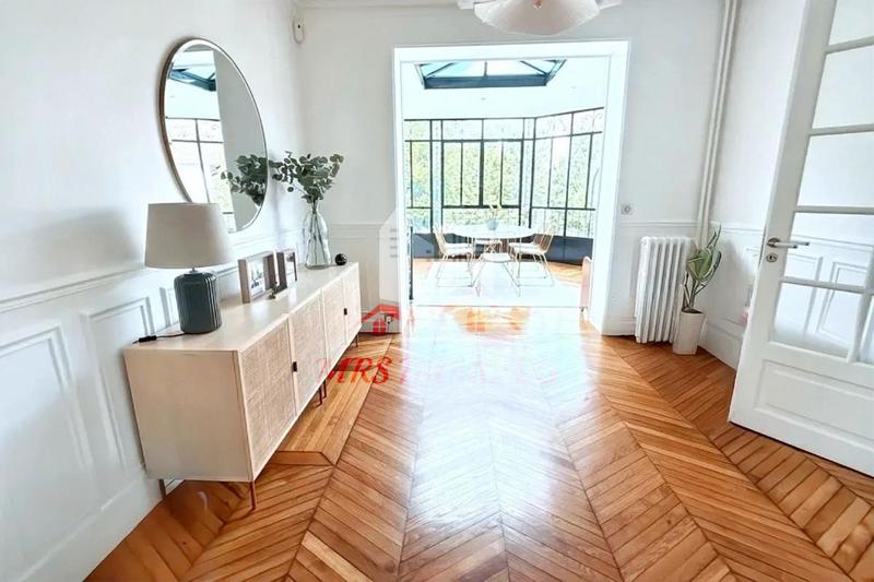 Maison - 180 m² - 8 pièces