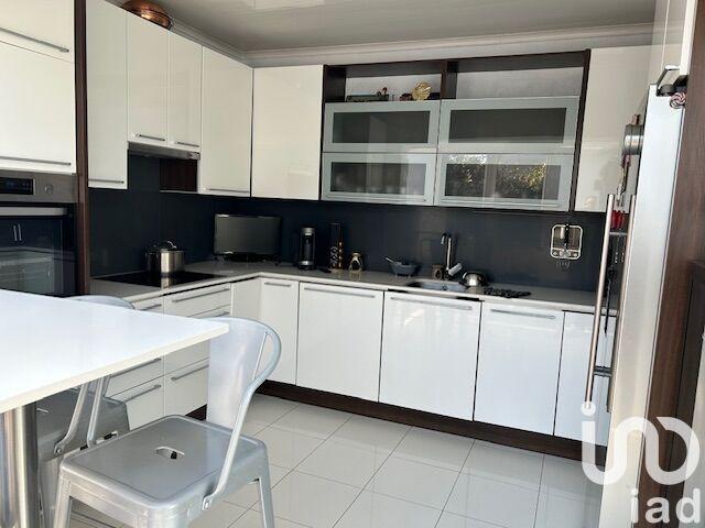 Maison - 121 m² - 5 pièces