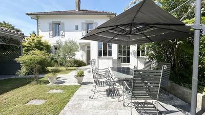 Maison bourgeoise - 330 m² - 9 pièces