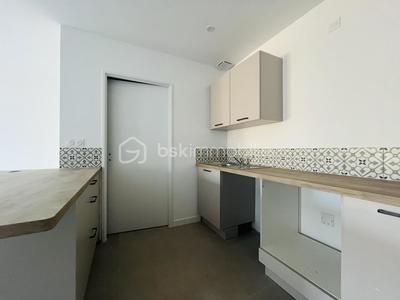 Maison - 92 m² - 4 pièces