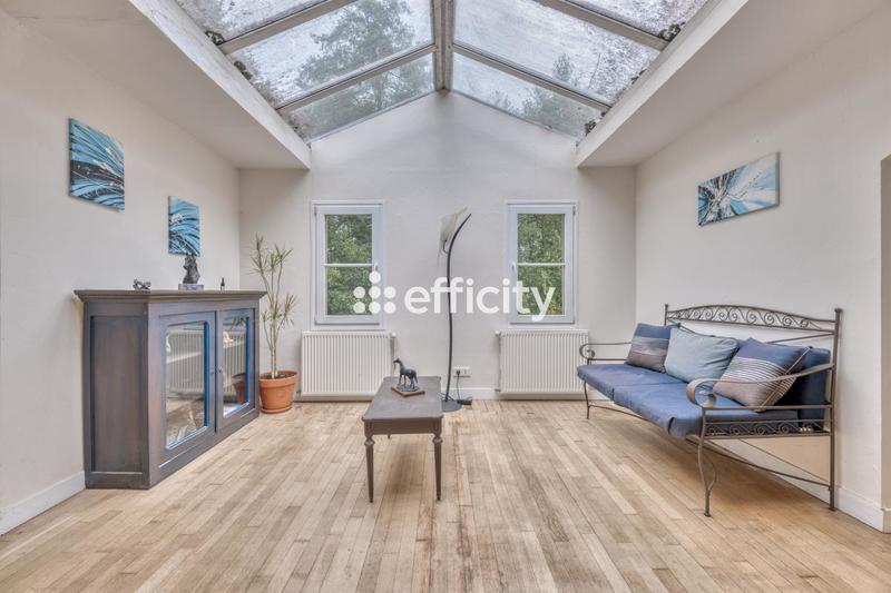 Demeure - 270 m² - 8 pièces