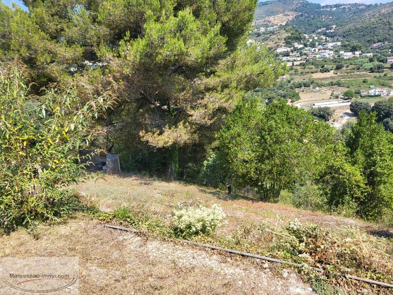 Terrain constructible - 1 222 m²