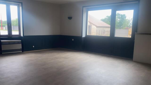 Local commercial - 150 m² - 4 pièces