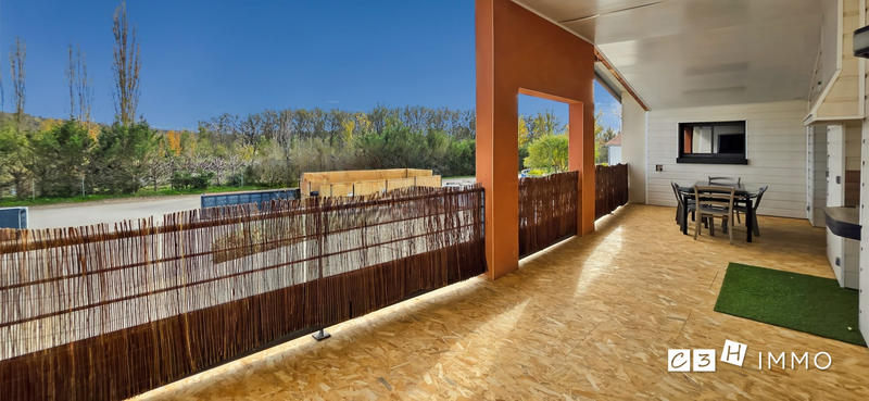 Maison - 233 m² - 6 pièces