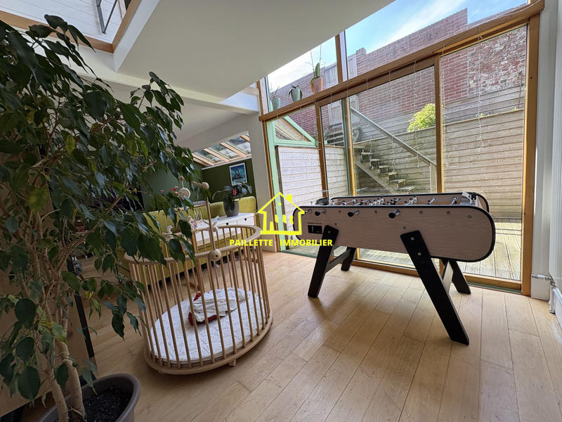 Maison - 201 m² - 6 pièces