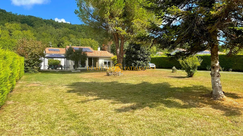 Maison - 208 m² - 7 pièces
