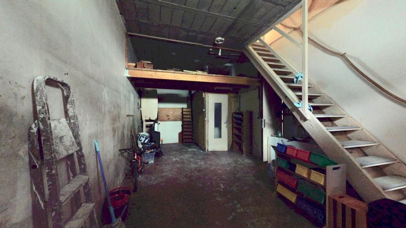 Maison - 230 m² - 8 pièces