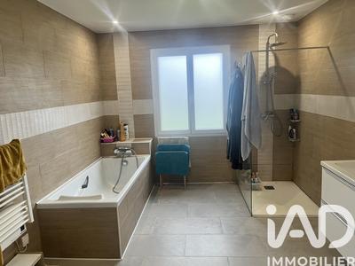 Maison - 157 m² - 6 pièces