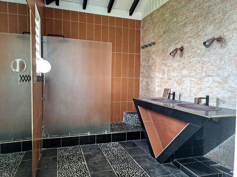 Maison - 200 m² - 6 pièces