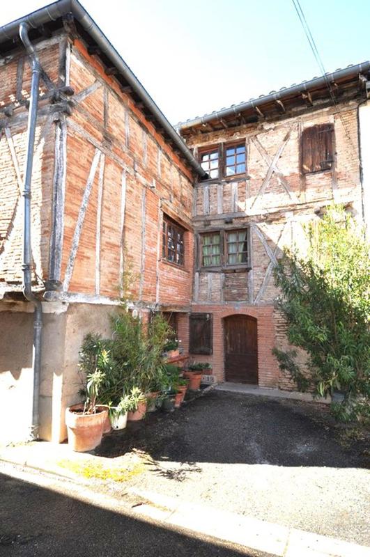 Maison de village - 400 m² - 10 pièces