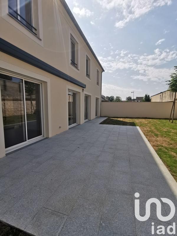 Maison - 225 m² - 9 pièces