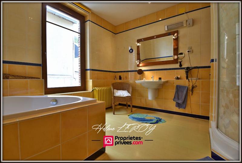 Maison - 260 m² - 12 pièces