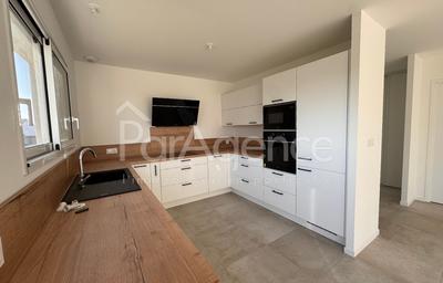 Maison - 150 m² - 4 pièces