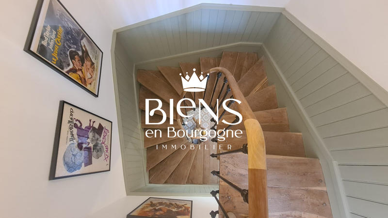 Maison - 259 m² - 8 pièces
