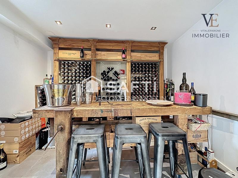 Maison - 232 m² - 8 pièces