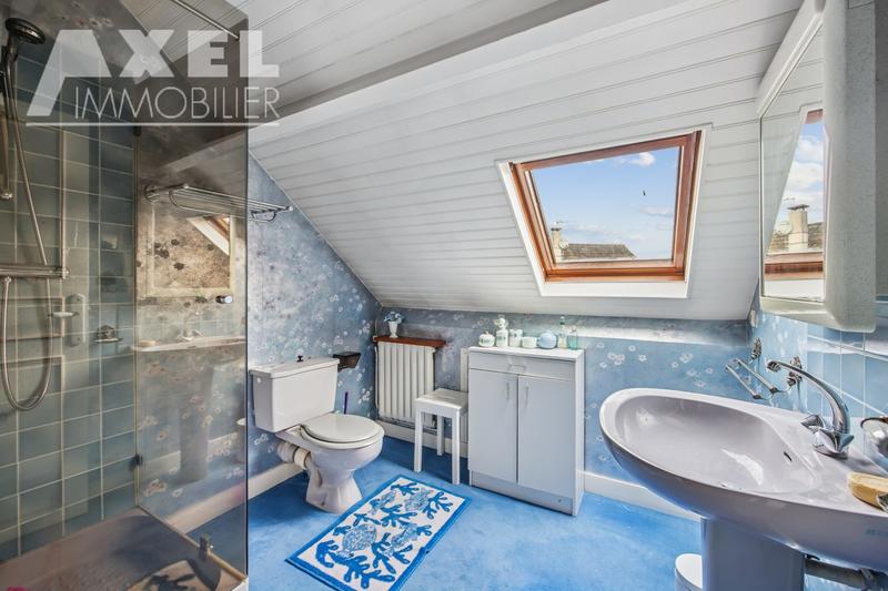 Maison - 225 m² - 6 pièces