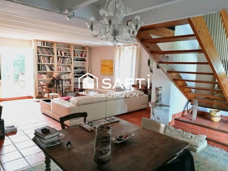 Maison - 229 m² - 7 pièces
