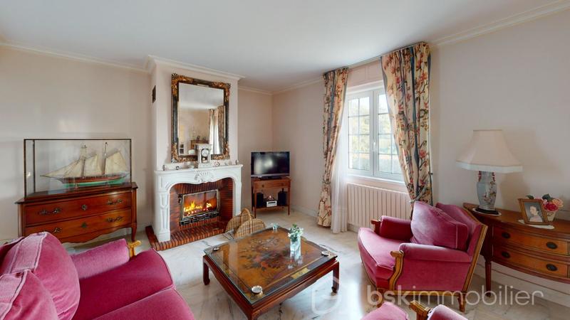 Maison - 186 m² - 7 pièces