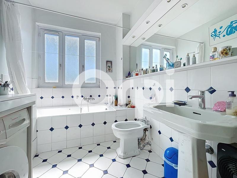 Appartement - 125 m² - 6 pièces