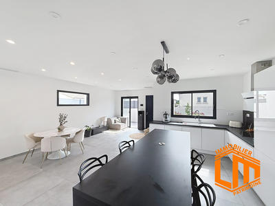 Maison - 105 m² - 4 pièces