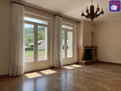 Maison - 151 m² - 7 pièces