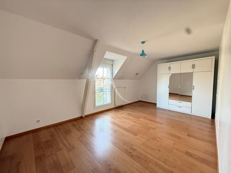 Maison - 232 m² - 8 pièces