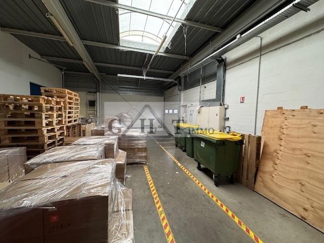 Entrepôt - 1 625 m²