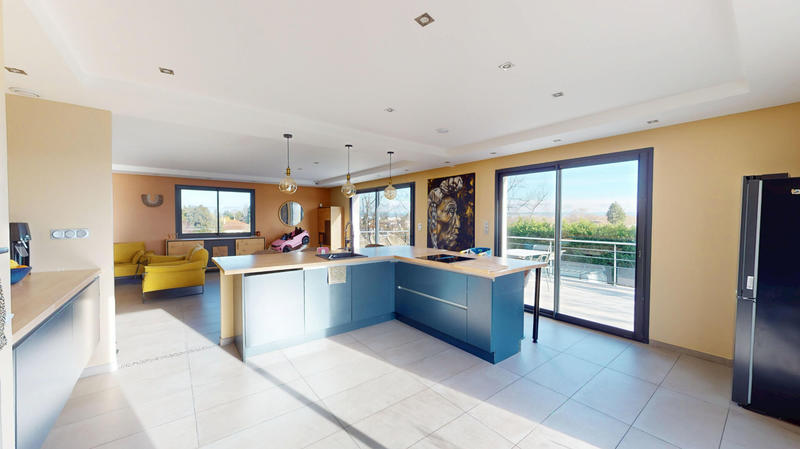 Maison - 185 m² - 7 pièces