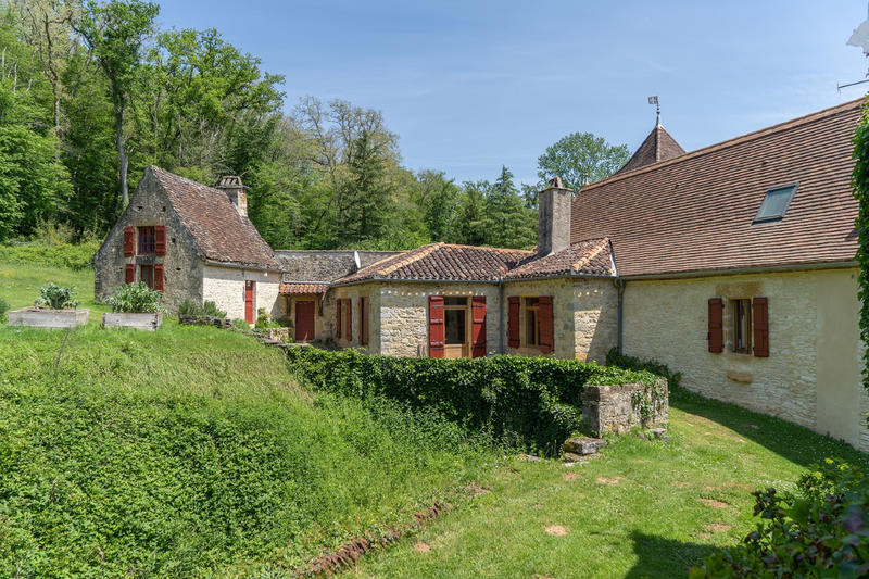 Maison - 326 m² - 13 pièces