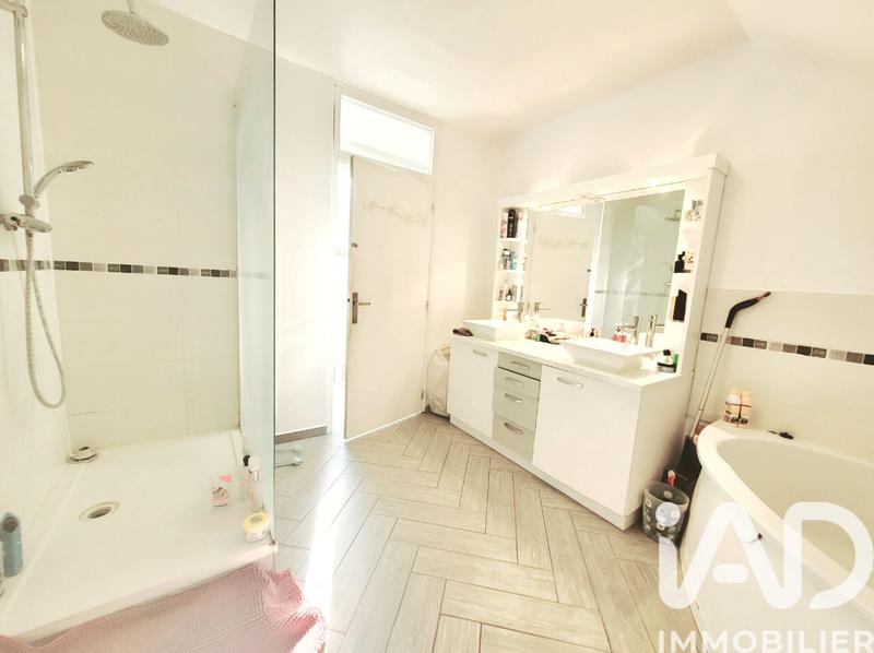 Maison - 142 m² - 5 pièces