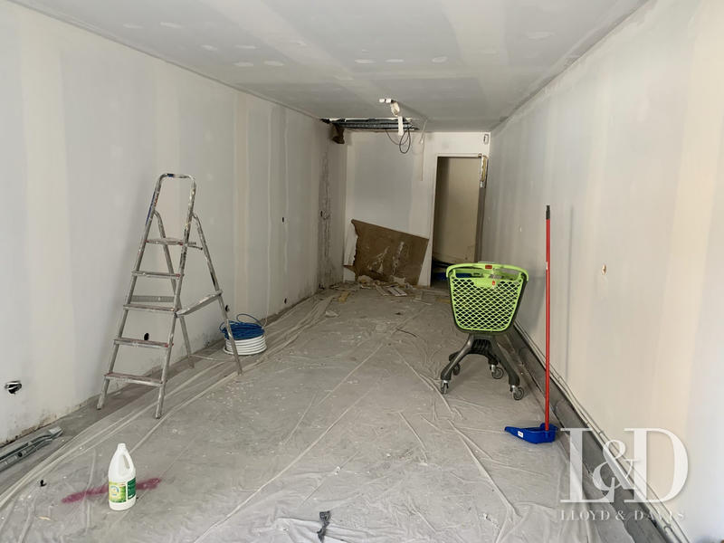 Local commercial - 299 m² - 2 pièces