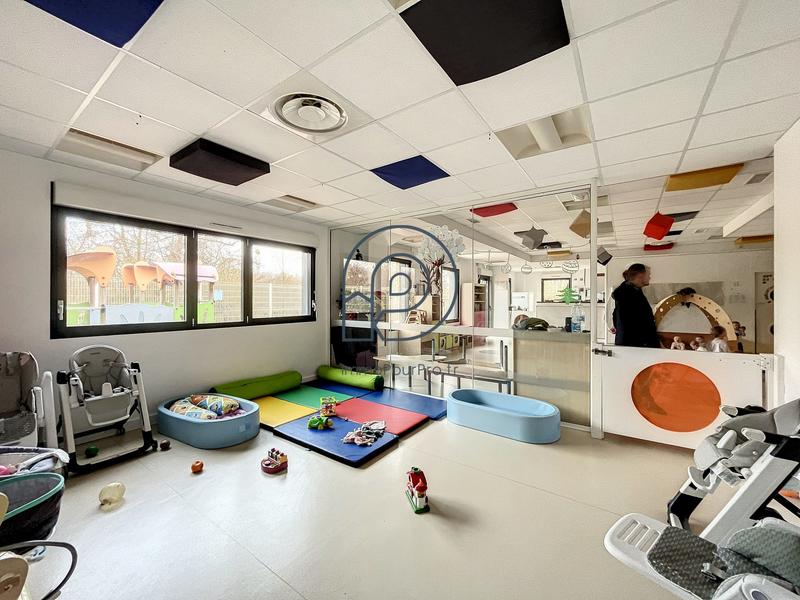 Local d'activités - 218 m²