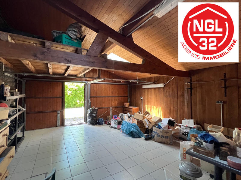 Maison - 340 m² - 8 pièces