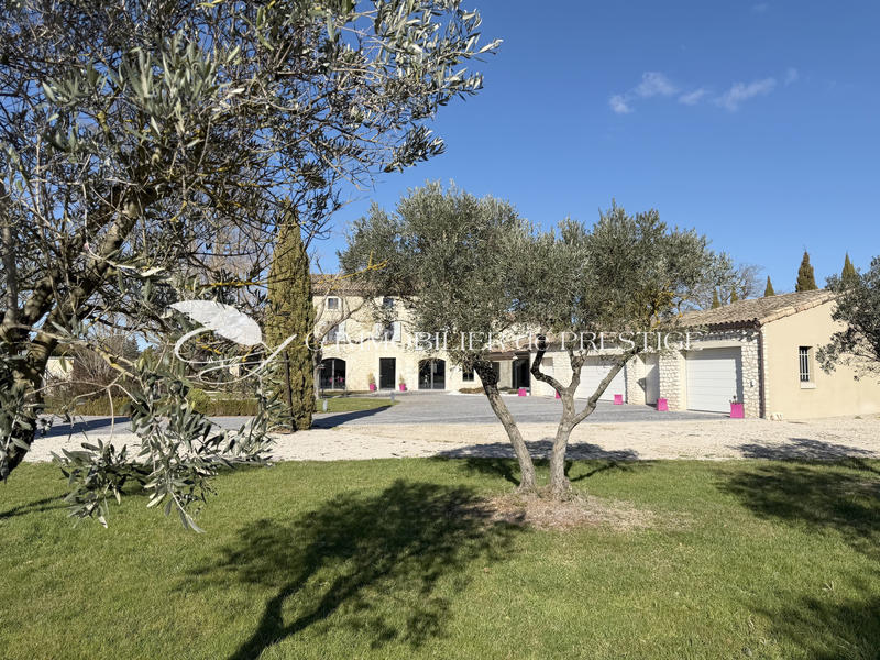 Mas - 464 m² - 10 pièces