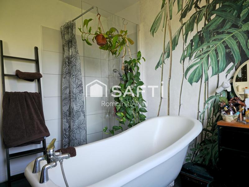 Maison - 210 m² - 7 pièces