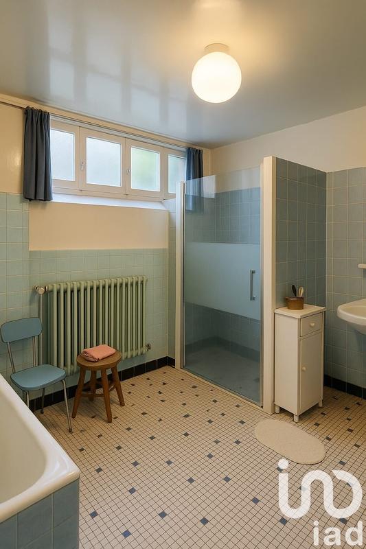 Maison - 213 m² - 8 pièces