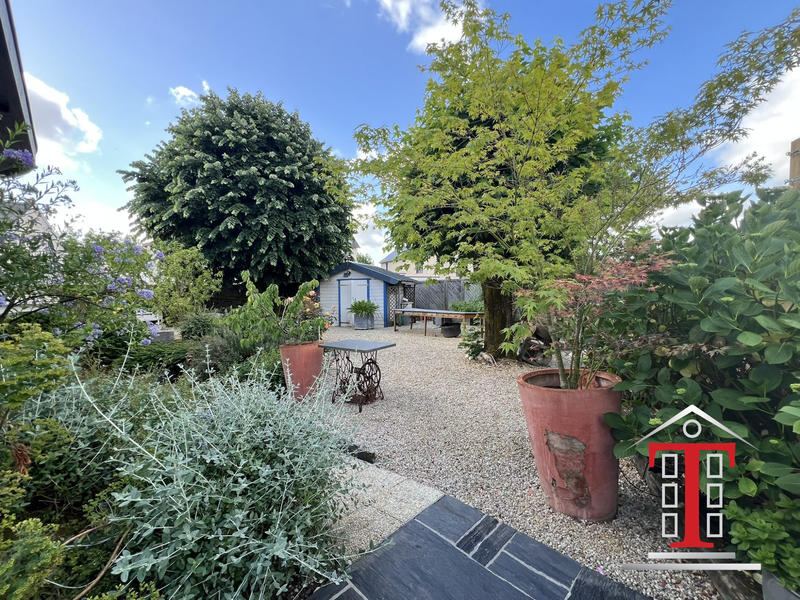 Maison - 200 m² - 8 pièces