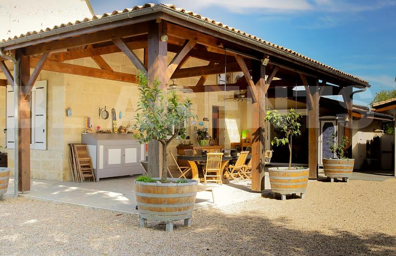 Propriété - 341 m² - 12 pièces