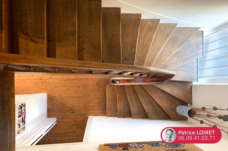 Maison de maîtres - 200 m² - 9 pièces