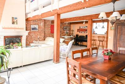 Maison - 232 m² - 8 pièces