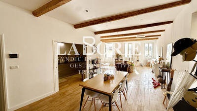 Appartement - 98 m² - 2 pièces